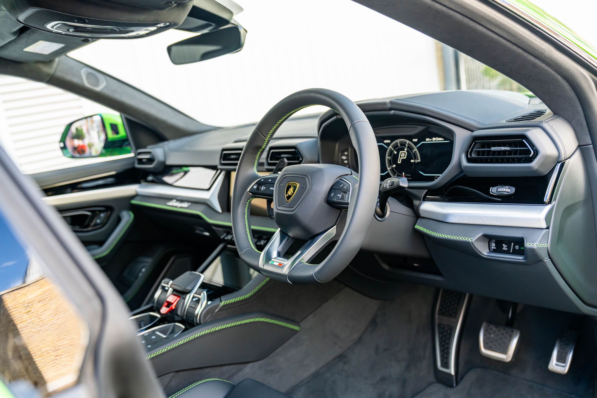 2025 Lamborghini Urus SE for sale