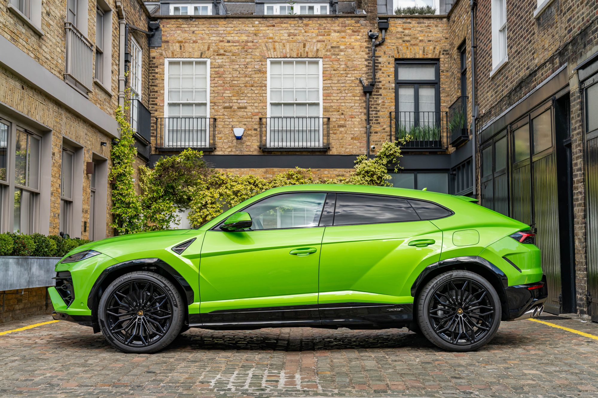 2025 Lamborghini Urus SE for sale