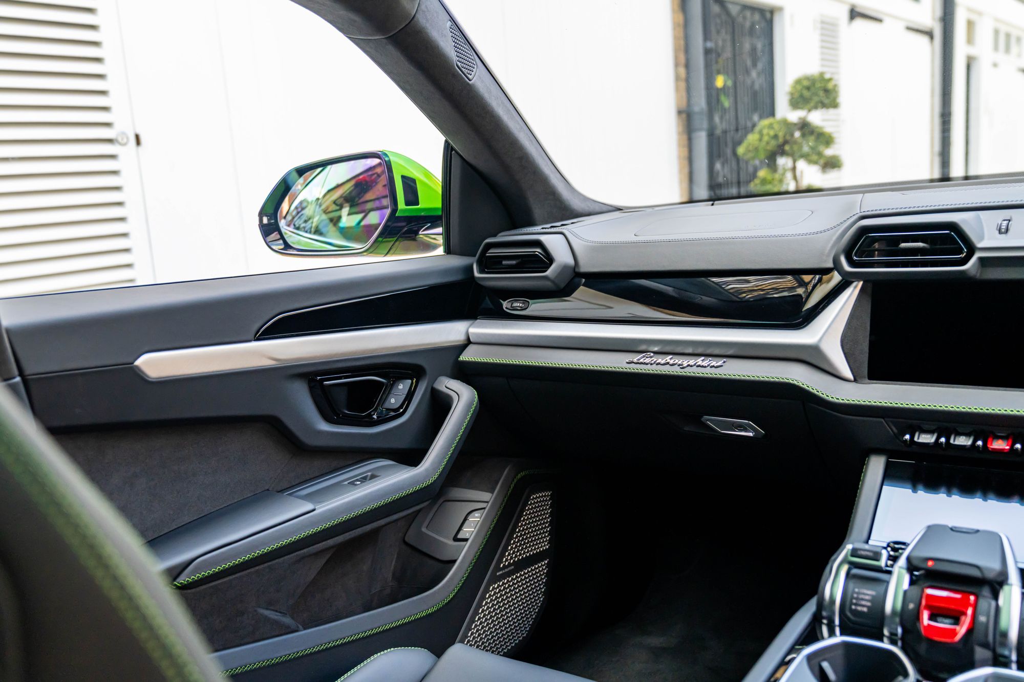 2025 Lamborghini Urus SE for sale